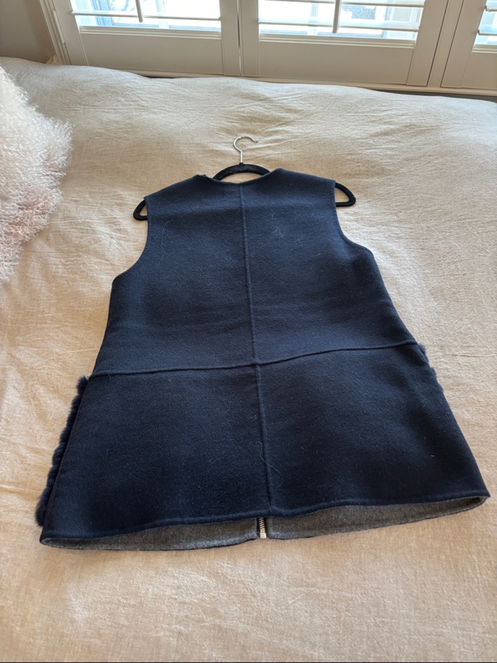 Diomi Navy Vest with Fur Pockets - Picture 4 of 9